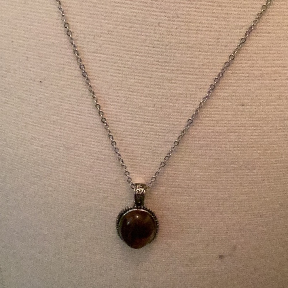 🌻New Brilliant Amber Stone Pendant Necklace So Fun to Wear Closet Must Have 🌻 - Picture 8 of 10